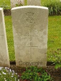Etaples Military Cemetery - Farrer, Alexander McGregor