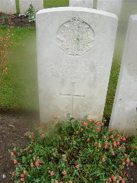 Etaples Military Cemetery - Farrow, Robert Henry