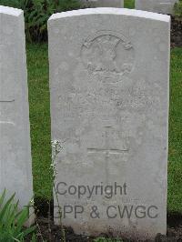 Etaples Military Cemetery - Fergusson, Duncan