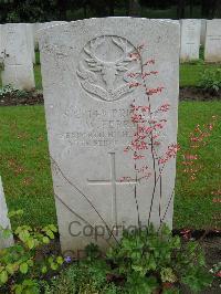 Etaples Military Cemetery - Ferry, Walter