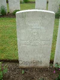 Etaples Military Cemetery - Field, Harland