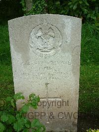Etaples Military Cemetery - Field, S J