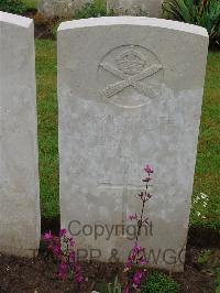 Etaples Military Cemetery - Finnie, J