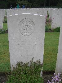 Etaples Military Cemetery - Finnimore, Herbert Henry