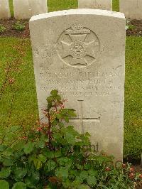 Etaples Military Cemetery - Firth, Benjamin