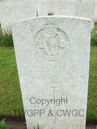 Etaples Military Cemetery - Fitzpatrick, T
