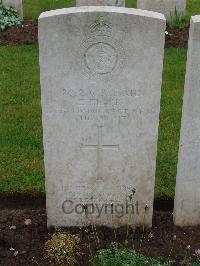 Etaples Military Cemetery - Flack, Edward