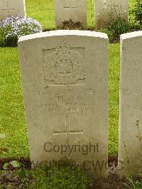 Etaples Military Cemetery - Flack, Robert