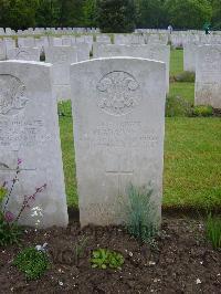 Etaples Military Cemetery - Flanagan, Lawrence
