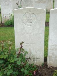 Etaples Military Cemetery - Flattely, R