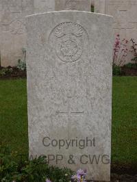 Etaples Military Cemetery - Flaxington, John