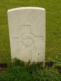 Etaples Military Cemetery - Fleming, John Forbes Menzies