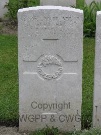 Etaples Military Cemetery - Fletcher, George Edward