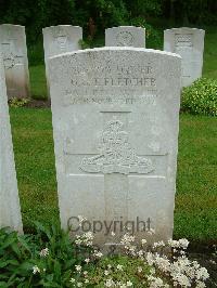 Etaples Military Cemetery - Fletcher, G G T