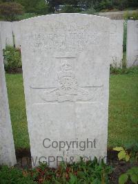 Etaples Military Cemetery - Fletcher, James