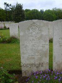 Etaples Military Cemetery - Flindall, Alfred Sidney