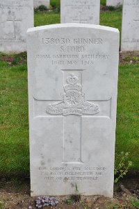 Etaples Military Cemetery - Ford, Sydney