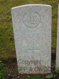 Etaples Military Cemetery - Ford, William
