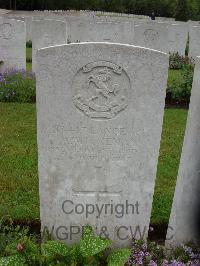 Etaples Military Cemetery - Foreman, A W