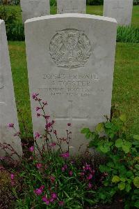 Etaples Military Cemetery - Forster, John