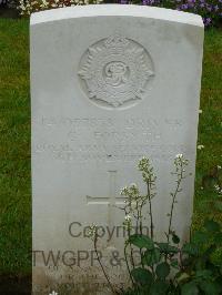 Etaples Military Cemetery - Forsyth, G
