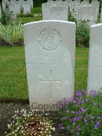 Etaples Military Cemetery - Forsyth, J M