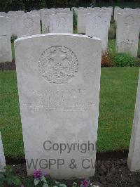 Etaples Military Cemetery - Forsyth, W