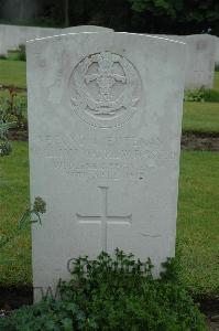 Etaples Military Cemetery - Forsyth, William Matthew