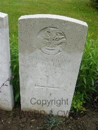 Etaples Military Cemetery - Foster, Frederick