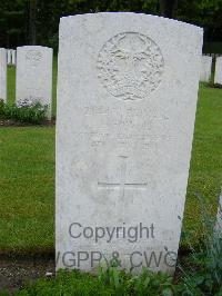 Etaples Military Cemetery - Fowlie, James