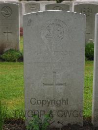 Etaples Military Cemetery - Fox, Ernest Alfred