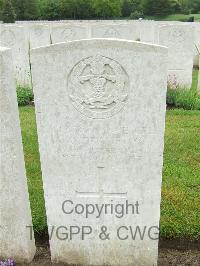 Etaples Military Cemetery - Frampton, C J