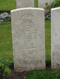 Etaples Military Cemetery - Frampton, F