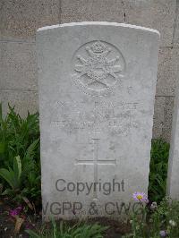 Etaples Military Cemetery - Franklin, Alfred