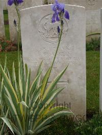 Etaples Military Cemetery - Franklin, J