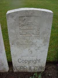 Etaples Military Cemetery - Fraser, D