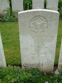 Etaples Military Cemetery - Fraser, James