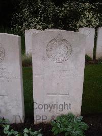 Etaples Military Cemetery - Frater, W