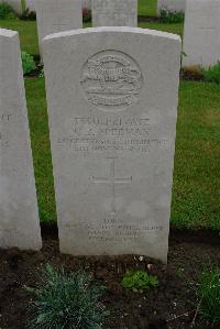 Etaples Military Cemetery - Freeman, Charles Bertram