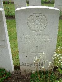 Etaples Military Cemetery - Freeman, George Thomas