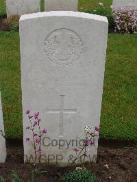 Etaples Military Cemetery - Frew, A C