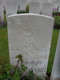 Etaples Military Cemetery - Friend, T W