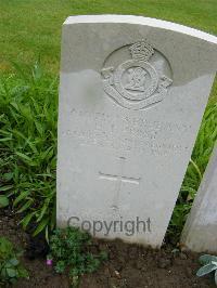 Etaples Military Cemetery - Frost, Henry Thomas
