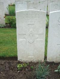 Etaples Military Cemetery - Fullerton, R
