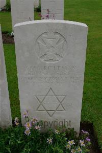 Etaples Military Cemetery - Furst, Edward