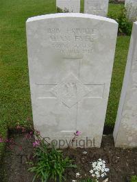 Etaples Military Cemetery - Fyfe, Adam