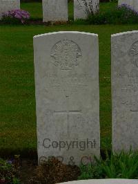 Etaples Military Cemetery - Gaddes, J A