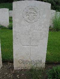 Etaples Military Cemetery - Gamble, W T