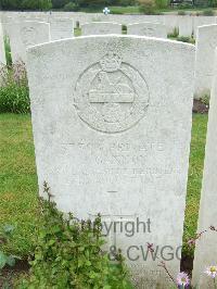 Etaples Military Cemetery - Gannon, J