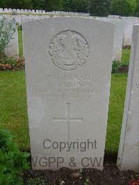 Etaples Military Cemetery - Gardiner, A